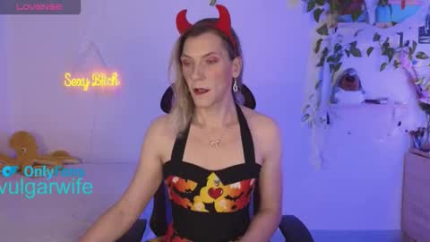 Vikky online show from October 26, 4:50 pm