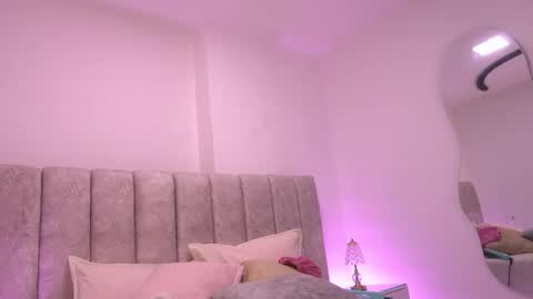 Violeta online show from December 2, 3:05 am