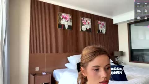 Mia online show from November 13, 2:03 am