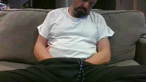 walker033 online show from December 7, 7:10 am