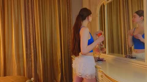 hello guys im Lilian online show from November 11, 3:09 am