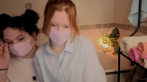 lira and flo online show from January 14, 8:44 am