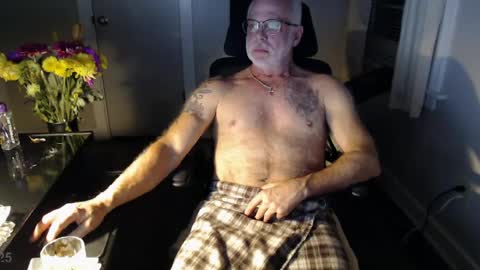 Snapshot of wasted_daze_ chatting on September 11, 2:35 am wasted_daze_ online show from September 11, 2:35 am