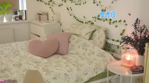 Snapshot of watermelon_sugar_ chatting on October 4, 12:03 pm Tess Pls support me with Can we reach 155 my favorite number online show from October 4, 12:03 pm