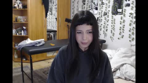 Mina online show from March 31, 2:28 pm