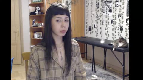 Mina online show from December 5, 1:16 am