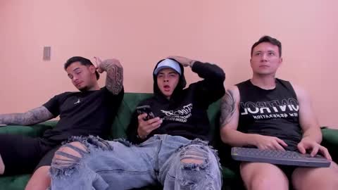 Snapshot of web_gammer_ chatting on January 15, 1:52 pm Jhonny Dick his neighbors. online show from January 15, 1:52 pm