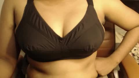 mina online show from April 13, 4:11 pm