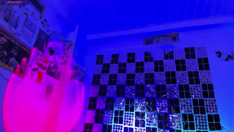 weed420moni online show from March 26, 5:24 am