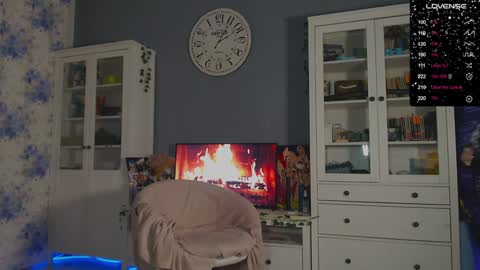  moon  online show from December 30, 5:34 pm