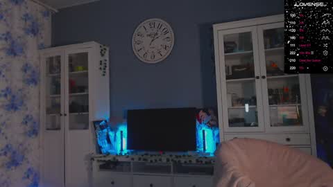  moon  online show from January 7, 1:14 pm