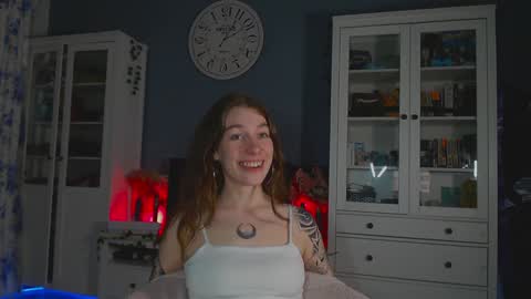  moon  online show from February 5, 2:59 pm