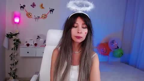 Wendi Foster online show from October 29, 2:41 pm