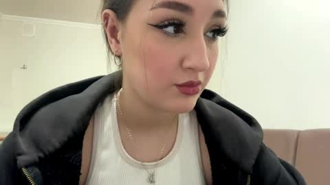 Anna online show from April 5, 4:15 pm