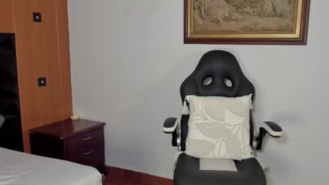 Wendy Marshall  online show from March 26, 7:19 pm