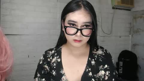 Snapshot of weremeanttobe chatting on October 7, 10:39 pm andrew online show from October 7, 10:39 pm