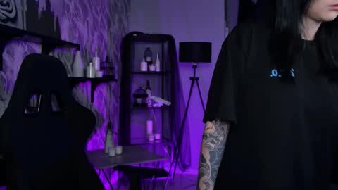 little girl who is always rightLisa online show from December 3, 1:15 am