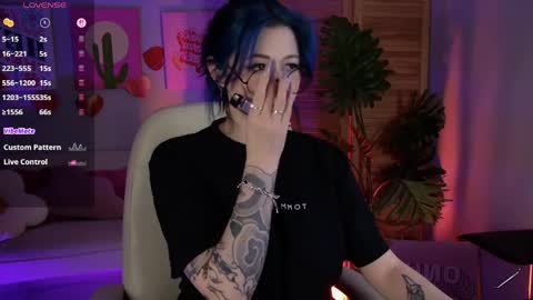 little girl who is always rightLisa online show from April 18, 2:13 am