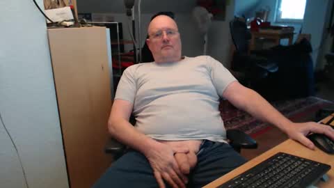 WeTwo online show from November 16, 11:45 am