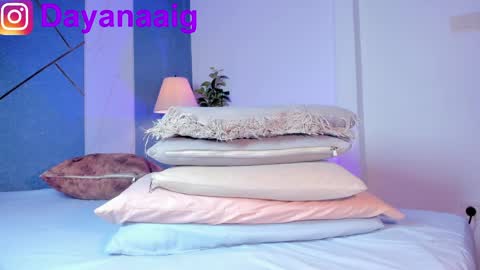 Sara  online show from April 7, 10:45 pm