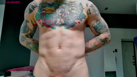 Snapshot of white_king999 chatting on October 19, 12:10 pm Max online show from October 19, 12:10 pm