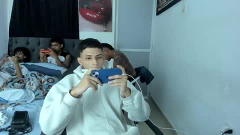white online show from May 9, 5:13 am
