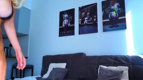 Kate  online show from October 17, 9:02 am