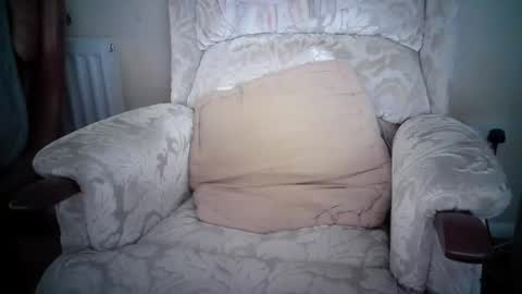 whitebriefs009 online show from May 31, 7:51 am