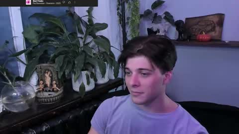 Snapshot of whiteegrimm chatting on October 13, 7:49 pm Gus online show from October 13, 7:49 pm