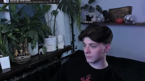 Gus online show from November 30, 8:49 pm