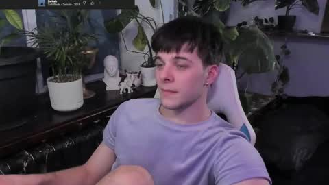 Snapshot of whiteegrimm chatting on February 25, 7:27 pm Gus online show from February 25, 7:27 pm