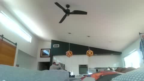 Snapshot of whitepantieman chatting on October 5, 10:28 pm whitepantieman online show from October 5, 10:28 pm