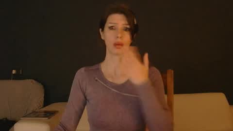 White Queen online show from February 1, 9:56 pm