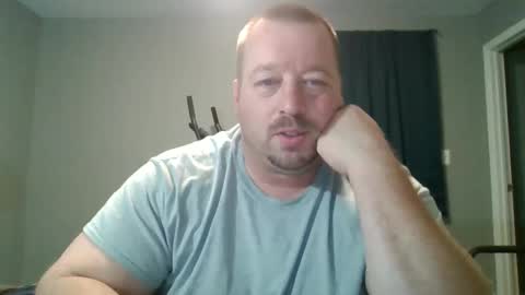 Snapshot of whitewolf850212 chatting on December 4, 8:39 am white wolf jeremy online show from December 4, 8:39 am