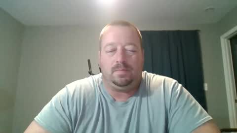 Snapshot of whitewolf850212 chatting on December 5, 9:33 am white wolf jeremy online show from December 5, 9:33 am