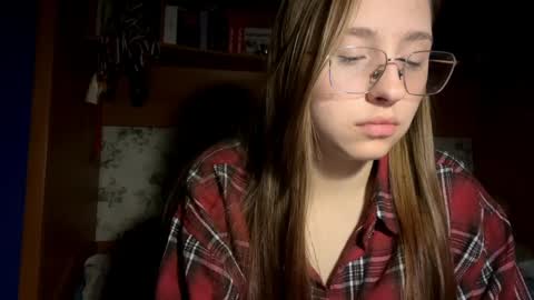 Vicky online show from April 9, 8:25 pm