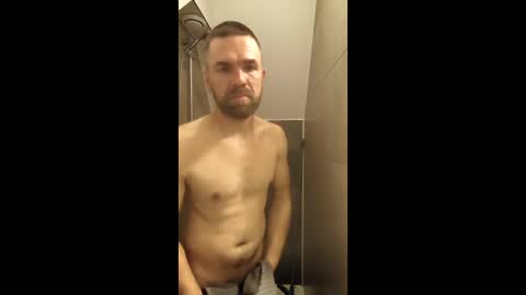 whocard online show from April 22, 9:00 pm