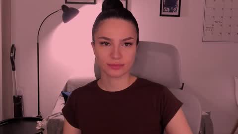 whoislulu online show from February 22, 7:05 pm