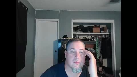Snapshot of whydoidothis77 chatting on October 28, 1:17 am whydoidothis77 online show from October 28, 1:17 am