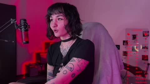 iggy iggz online show from December 4, 12:02 am