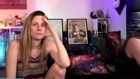 Snapshot of widthofapeach chatting on February 28, 2:53 pm Gretchen Jimmy online show from February 28, 2:53 pm