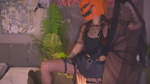 Audrey online show from October 31, 8:26 am