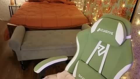 Daisy online show from March 18, 2:39 am