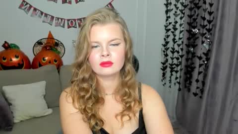 wildedesire online show from October 20, 12:10 pm