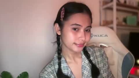 CHRISTINE online show from April 19, 1:34 pm