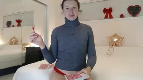 WildRose L - check my Pinned tweet if you dont see me online within 5 minutes after Ive sent email notifications online show from February 25, 2:37 am