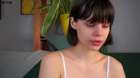Snapshot of willalwaysloveyouuuuu chatting on September 22, 5:00 am Eva online show from September 22, 5:00 am