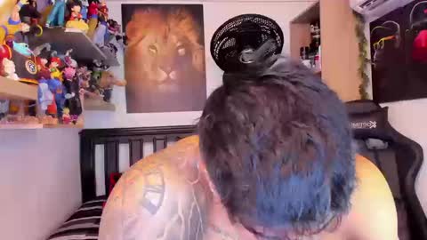 Snapshot of william_dracko9 chatting on September 18, 4:16 am Dracko online show from September 18, 4:16 am
