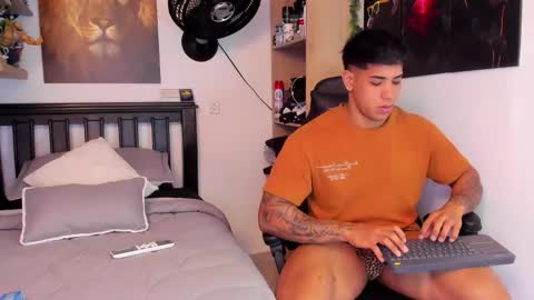 Snapshot of william_dracko9 chatting on October 2, 6:28 pm Dracko online show from October 2, 6:28 pm