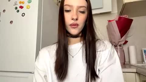 Mia online show from April 14, 6:16 am